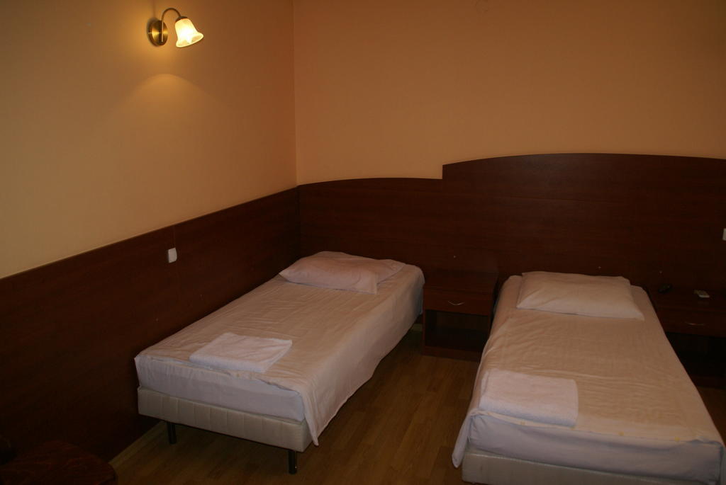 Hotel Prokocim Краков Экстерьер фото
